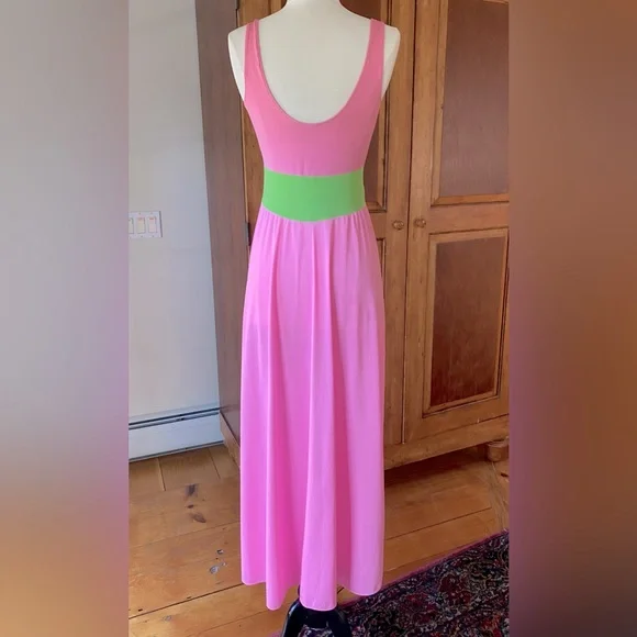 🩷VINTAGE OLGA🩷 BARBIE NIGHTGOWN RARE COLOR COMBINATION FOR COLLECTORS SIZE M - Picture 2 of 6